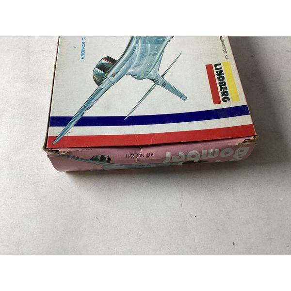 Lindberg B-1 Bomber - Intercontinental Strategic Bomber, Model Construction Kit