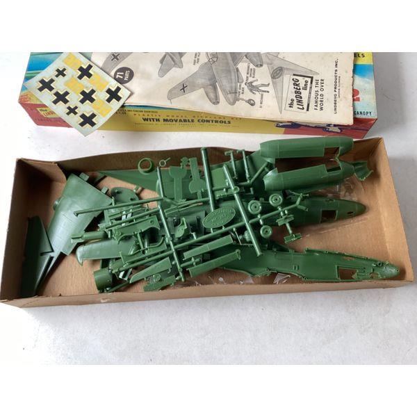 Lindberg Line Heinkel He 162 A-2 Salamander - 71 Parts, Movable Controls, Vintage Model Kit
