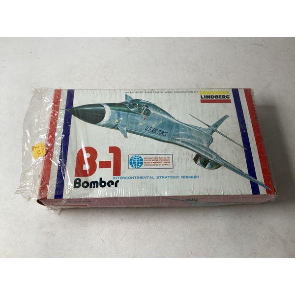 Lindberg B-1 Bomber - Intercontinental Strategic Bomber, Plastic Model Kit