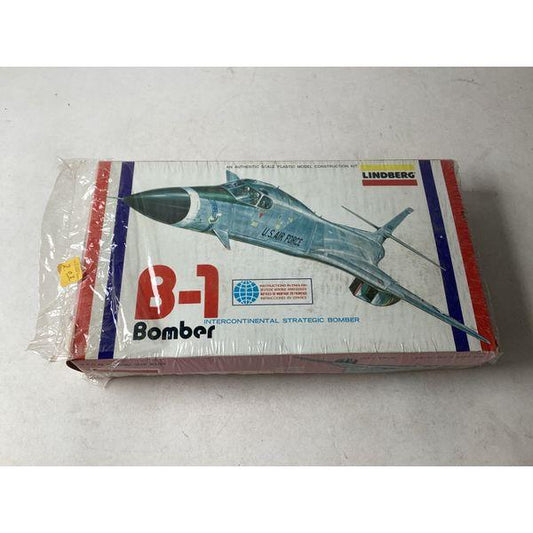 Lindberg B-1 Bomber - Intercontinental Strategic Bomber, Plastic Model Kit