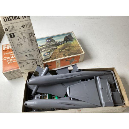 Frog English Electric Canberra B(I) Mk.6/B(I) Mk.8 - 1/72 Scale Model Aircraft