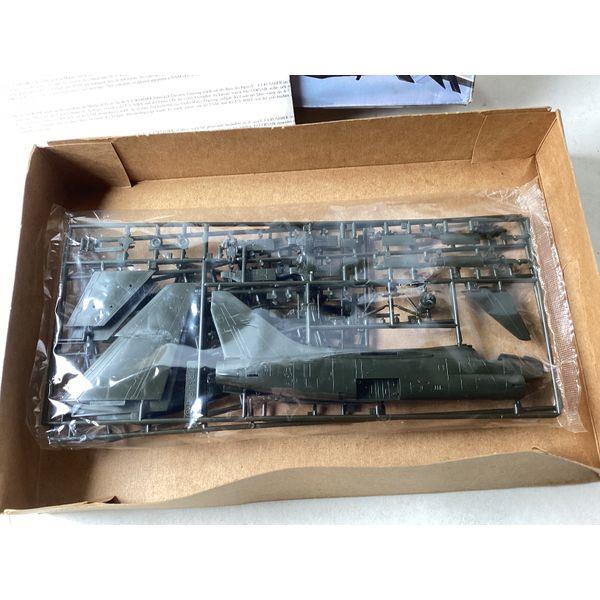 AMT, Vought A-7D Corsair II, 1/72nd Scale