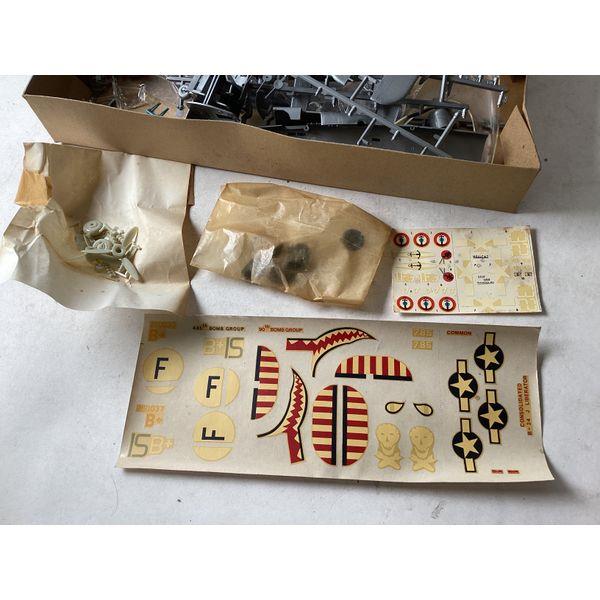 Airfix B-24J Liberator - 1/72 Model Kit, Vintage