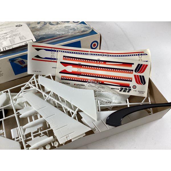 AMT Boeing 727-200 - 1/100 Scale, Display Stand, Decal Markings