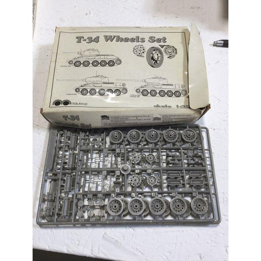 skala T-34 Wheels Set - 1:35 Scale Model Kit, Tank Accessory