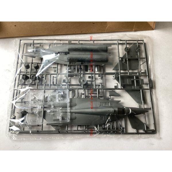 AMT Mikoyan Gurevich MiG-29 'Fulcrum' - 1/72 Scale Model Kit