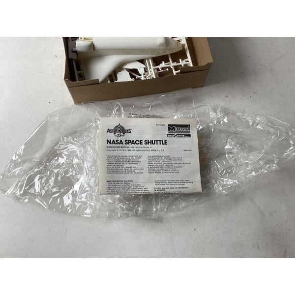 Monogram NASA Space Shuttle - Snap Tite Model Kit