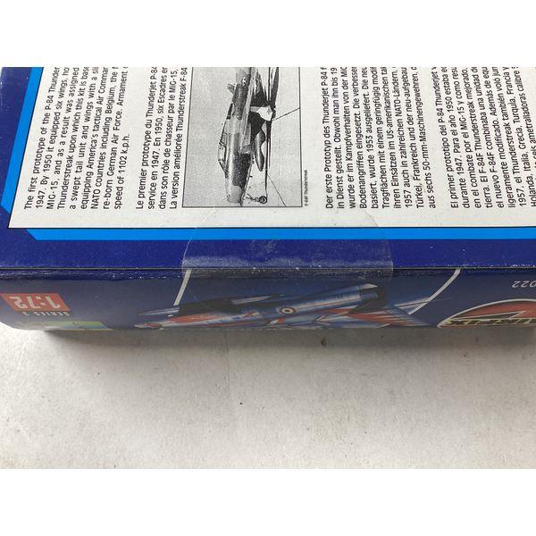 Airfix F-84F Thunderstreak - 1:72 Scale Model Kit, 2+ Decals