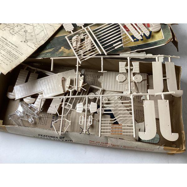 Air Lines Vickers Vimy - 1/72 Scale, Vintage Model Kit, Airplane