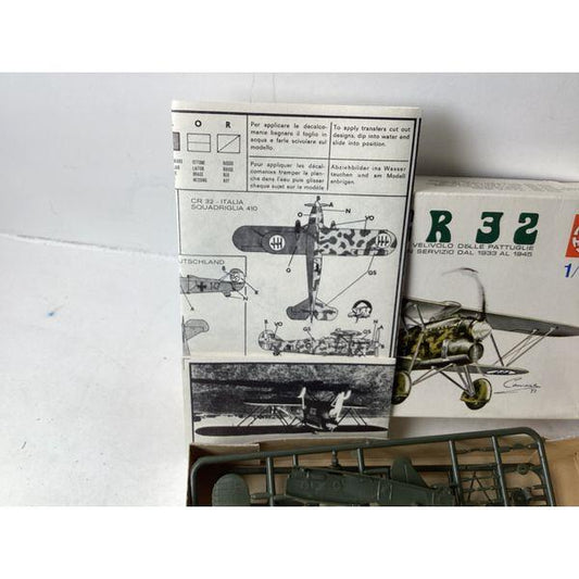 Supermodel Fiat CR.32, 1/72 Scale Model Kit - Italian Fighter Plane