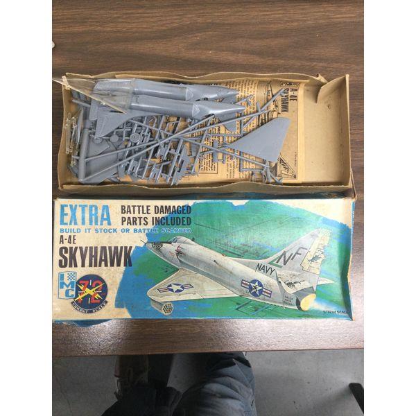 IMC - A-4E Skyhawk - Battle Damaged Parts Included, 1/72 Scale, Vintage Model Kit