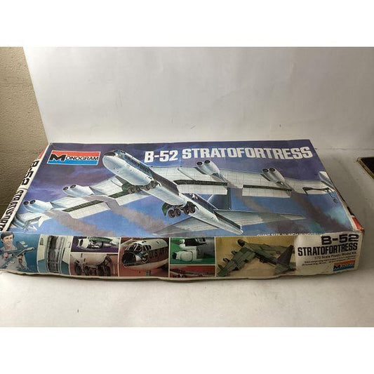 Monogram B-52 Stratofortress - 1/72 Scale Model Kit, Giant Size 30 Inch Wingspan, Vintage
