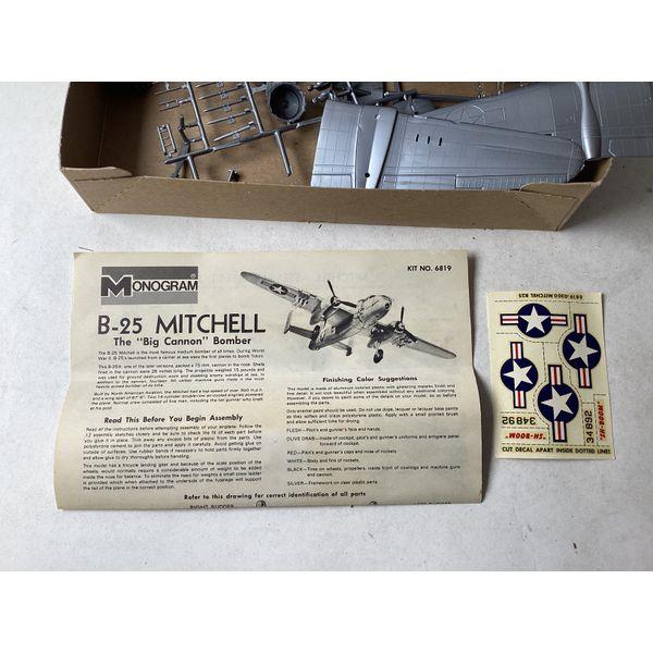 Monogram B-25 Mitchell - 1/70 Scale Model Kit