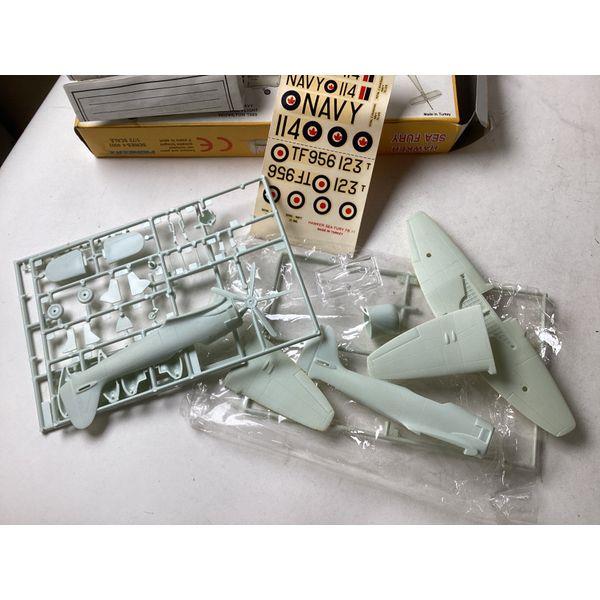 Pioneer 2 Hawker Sea Fury - 1/72 Scale Model Kit