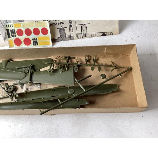 Linderg Line Mitsubishi G4M2 Betty - 1/72 Scale Plastic Model Kit