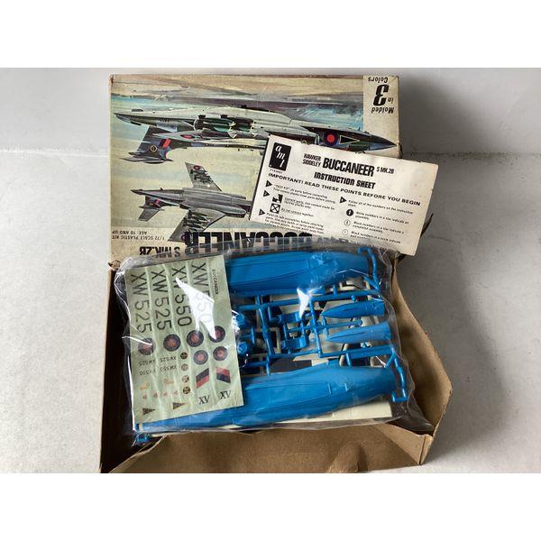 AMT Hawker Siddeley Buccaneer S MK.2B - 1/72 Scale Plastic Kit