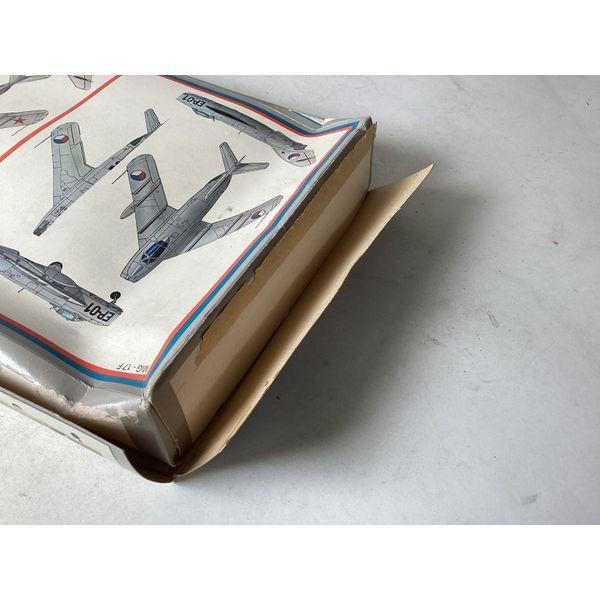 MiG-17F Lim-6Bis 1/48 Scale Model Kit