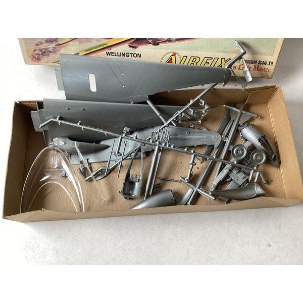 Airfix Wellington 1/72 Scale Model Kit - Vintage