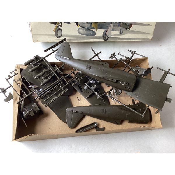 Monogram P-47D Razorback - 1/48 Scale Model Kit