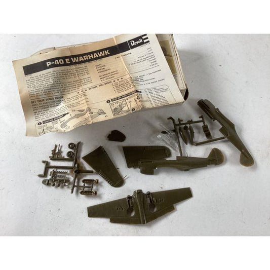 Revell P-40E Warhawk, 1/72 Scale, Collector's Choice - Model Kit