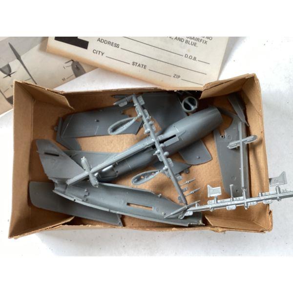 U-Airfix MiG 15 - Model Kit