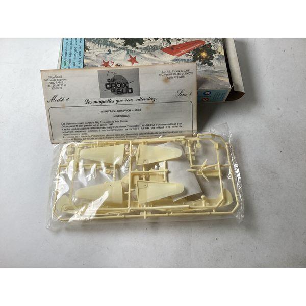 Heller MiG 3 Model Kit, 37 Pieces, Series 1