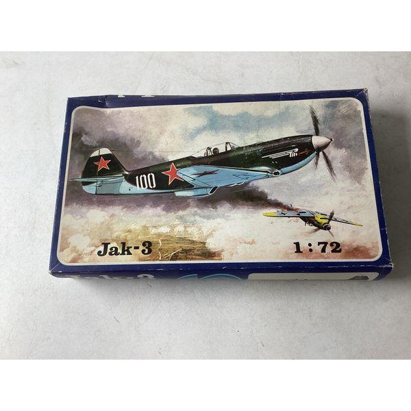 SMER Jak-3 - 1/72 Scale, Airplane Model Kit