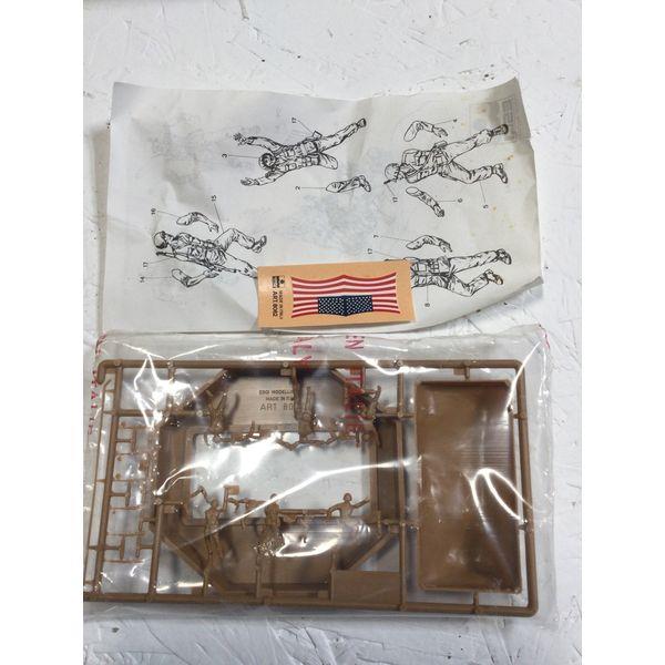 ESCI Iwo-Jima Marines Landing - 1/72 Scale Model Kit