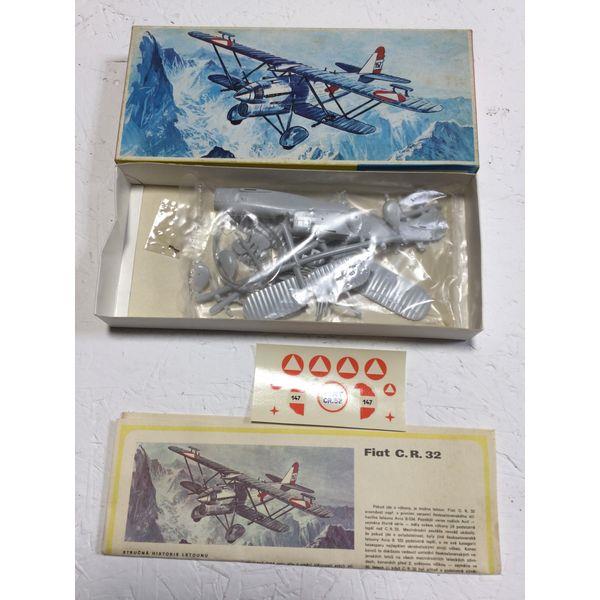 Stavebnice Fiat CR 32 Chirri - Vintage Model Kit