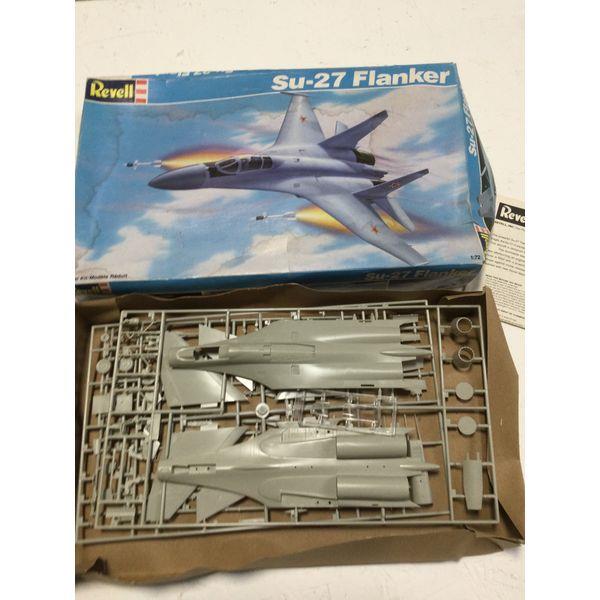 Revell Su-27 Flanker - 1/72 Scale