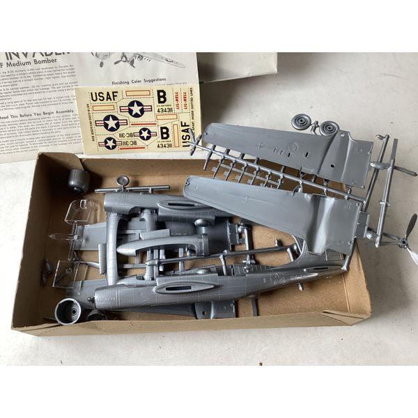 Monogram B-26 Invader Douglas-built U.S. Air Force Twin Engine Plane Model Kit