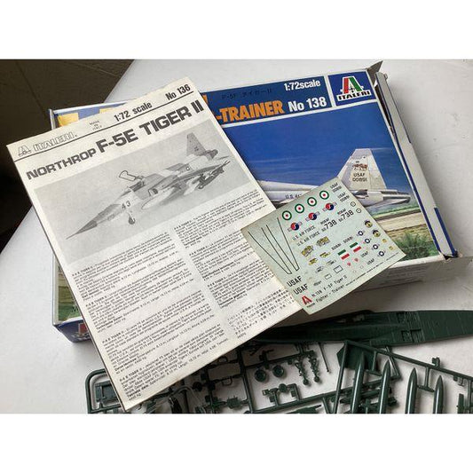 Italeri F-5F Tiger II Fighter-Trainer, No 138, 1:72 Scale