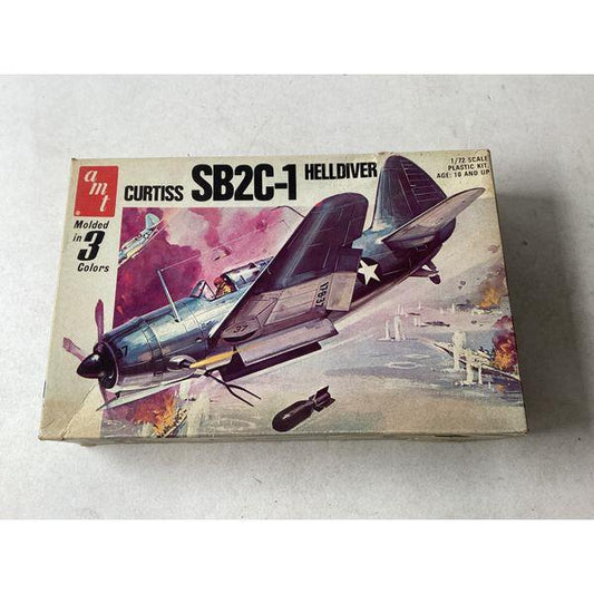 AMT Curtiss SB2C-1 Helldiver - 1/72 Scale Plastic Kit